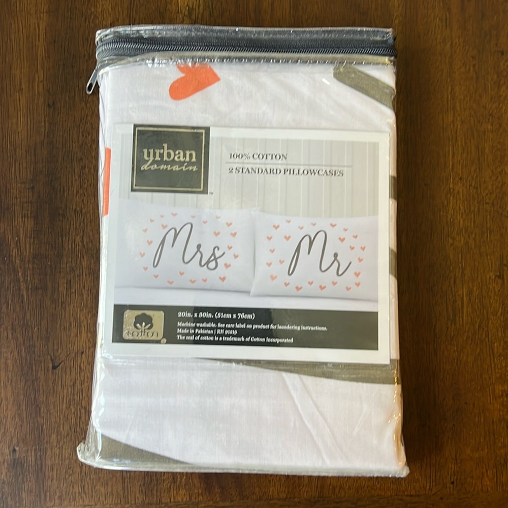 Mr and Mrs Pillowcases